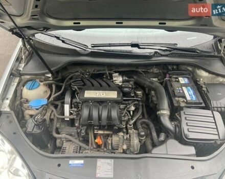 Сірий Фольксваген Гольф, об'ємом двигуна 1.6 л та пробігом 227 тис. км за 5499 $, фото 4 на Automoto.ua