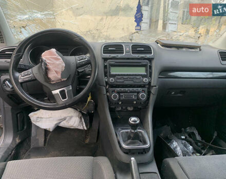 Серый Фольксваген Гольф, объемом двигателя 1.4 л и пробегом 200 тыс. км за 3600 $, фото 4 на Automoto.ua