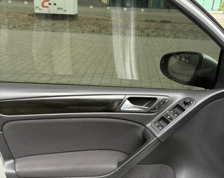 Серый Фольксваген Гольф, объемом двигателя 1.6 л и пробегом 216 тыс. км за 7700 $, фото 14 на Automoto.ua