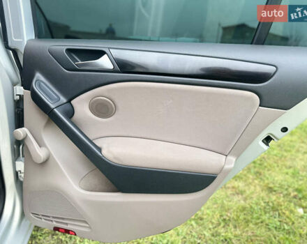 Серый Фольксваген Гольф, объемом двигателя 1.97 л и пробегом 284 тыс. км за 7677 $, фото 14 на Automoto.ua