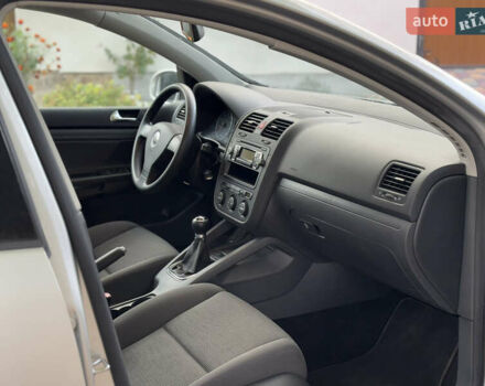 Серый Фольксваген Гольф, объемом двигателя 1.6 л и пробегом 240 тыс. км за 6550 $, фото 14 на Automoto.ua