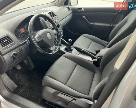 Серый Фольксваген Гольф, объемом двигателя 1.6 л и пробегом 98 тыс. км за 8100 $, фото 26 на Automoto.ua