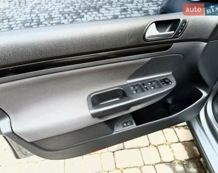 Серый Фольксваген Гольф, объемом двигателя 1.4 л и пробегом 170 тыс. км за 5299 $, фото 13 на Automoto.ua