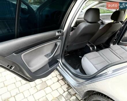 Серый Фольксваген Гольф, объемом двигателя 1.4 л и пробегом 170 тыс. км за 5299 $, фото 18 на Automoto.ua