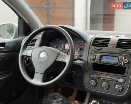 Серый Фольксваген Гольф, объемом двигателя 1.6 л и пробегом 240 тыс. км за 6550 $, фото 17 на Automoto.ua