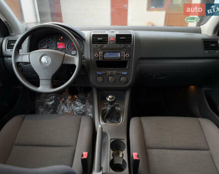 Серый Фольксваген Гольф, объемом двигателя 1.6 л и пробегом 240 тыс. км за 6550 $, фото 18 на Automoto.ua