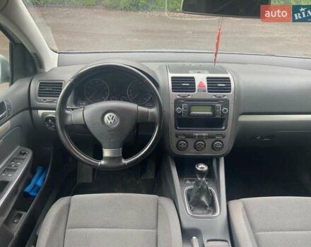 Сірий Фольксваген Гольф, об'ємом двигуна 1.6 л та пробігом 227 тис. км за 5499 $, фото 1 на Automoto.ua