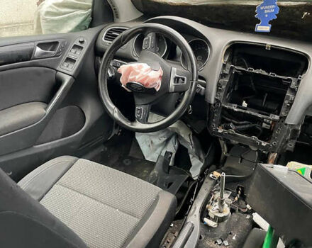 Серый Фольксваген Гольф, объемом двигателя 1.4 л и пробегом 200 тыс. км за 2600 $, фото 2 на Automoto.ua