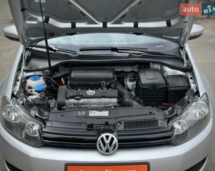 Серый Фольксваген Гольф, объемом двигателя 1.39 л и пробегом 235 тыс. км за 8400 $, фото 34 на Automoto.ua