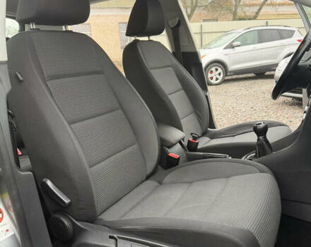 Серый Фольксваген Гольф, объемом двигателя 1.6 л и пробегом 208 тыс. км за 7999 $, фото 33 на Automoto.ua