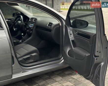 Серый Фольксваген Гольф, объемом двигателя 1.39 л и пробегом 211 тыс. км за 7650 $, фото 26 на Automoto.ua