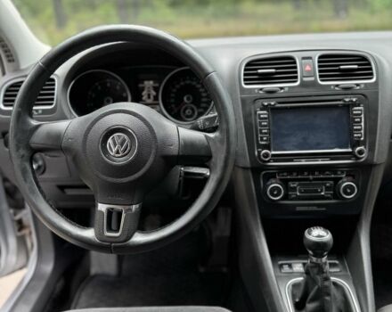 Серый Фольксваген Гольф, объемом двигателя 1.6 л и пробегом 214 тыс. км за 8300 $, фото 5 на Automoto.ua