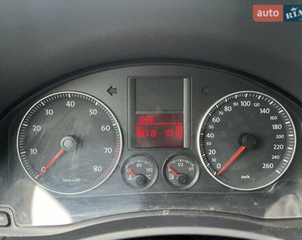 Серый Фольксваген Гольф, объемом двигателя 1.6 л и пробегом 98 тыс. км за 8100 $, фото 6 на Automoto.ua