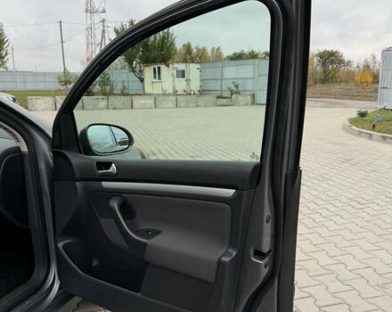 Серый Фольксваген Гольф, объемом двигателя 1.4 л и пробегом 204 тыс. км за 6350 $, фото 24 на Automoto.ua