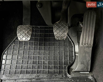 Серый Фольксваген Гольф, объемом двигателя 1.6 л и пробегом 222 тыс. км за 7999 $, фото 45 на Automoto.ua