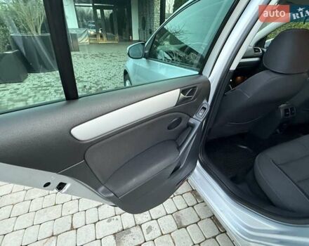 Сірий Фольксваген Гольф, об'ємом двигуна 1.39 л та пробігом 185 тис. км за 7999 $, фото 61 на Automoto.ua