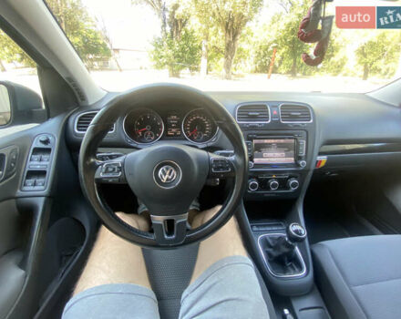 Серый Фольксваген Гольф, объемом двигателя 1.39 л и пробегом 300 тыс. км за 6700 $, фото 2 на Automoto.ua