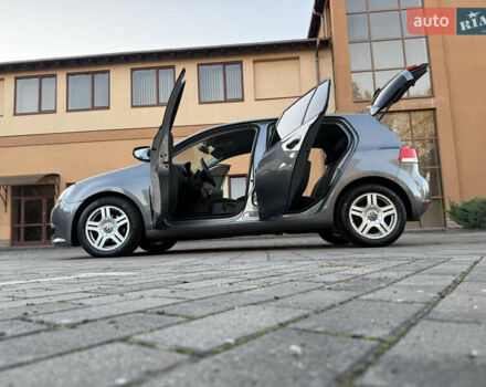 Серый Фольксваген Гольф, объемом двигателя 1.6 л и пробегом 155 тыс. км за 8450 $, фото 20 на Automoto.ua