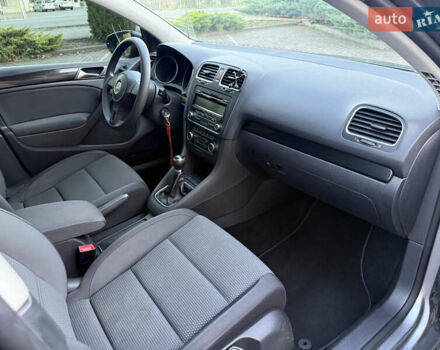 Серый Фольксваген Гольф, объемом двигателя 1.6 л и пробегом 155 тыс. км за 8450 $, фото 47 на Automoto.ua