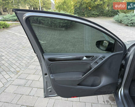 Серый Фольксваген Гольф, объемом двигателя 1.6 л и пробегом 155 тыс. км за 8450 $, фото 32 на Automoto.ua