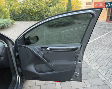 Серый Фольксваген Гольф, объемом двигателя 1.6 л и пробегом 155 тыс. км за 8450 $, фото 46 на Automoto.ua