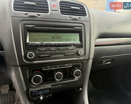 Сірий Фольксваген Гольф, об'ємом двигуна 1.6 л та пробігом 275 тис. км за 6350 $, фото 24 на Automoto.ua