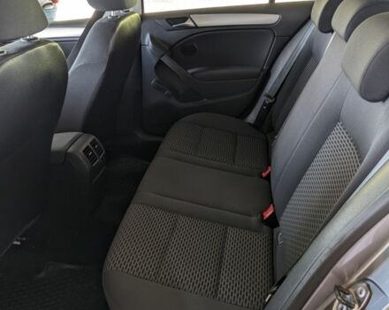 Серый Фольксваген Гольф, объемом двигателя 1.6 л и пробегом 219 тыс. км за 8200 $, фото 7 на Automoto.ua