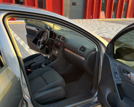 Серый Фольксваген Гольф, объемом двигателя 1.6 л и пробегом 250 тыс. км за 7800 $, фото 21 на Automoto.ua