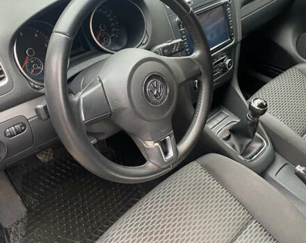 Серый Фольксваген Гольф, объемом двигателя 1.6 л и пробегом 240 тыс. км за 8000 $, фото 4 на Automoto.ua