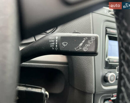 Серый Фольксваген Гольф, объемом двигателя 1.4 л и пробегом 209 тыс. км за 8800 $, фото 27 на Automoto.ua