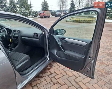 Серый Фольксваген Гольф, объемом двигателя 1.6 л и пробегом 223 тыс. км за 7650 $, фото 32 на Automoto.ua