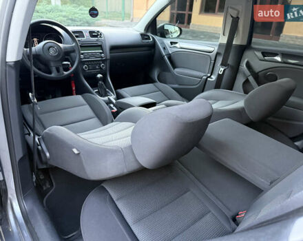 Серый Фольксваген Гольф, объемом двигателя 1.6 л и пробегом 155 тыс. км за 8450 $, фото 54 на Automoto.ua