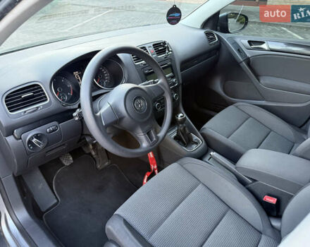 Серый Фольксваген Гольф, объемом двигателя 1.6 л и пробегом 155 тыс. км за 8450 $, фото 33 на Automoto.ua