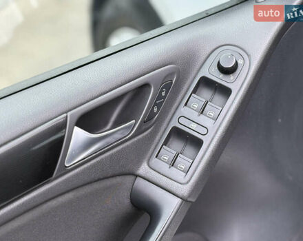 Серый Фольксваген Гольф, объемом двигателя 1.6 л и пробегом 228 тыс. км за 6799 $, фото 16 на Automoto.ua