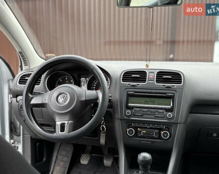 Серый Фольксваген Гольф, объемом двигателя 1.6 л и пробегом 228 тыс. км за 6799 $, фото 17 на Automoto.ua