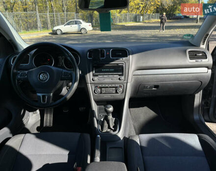 Сірий Фольксваген Гольф, об'ємом двигуна 1.6 л та пробігом 228 тис. км за 9700 $, фото 13 на Automoto.ua