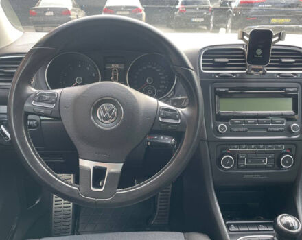 Серый Фольксваген Гольф, объемом двигателя 1.2 л и пробегом 227 тыс. км за 8200 $, фото 10 на Automoto.ua