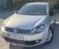 Фольксваген Гольф 2011 в Шаргороде на Automoto.ua Серый Фольксваген Гольф, объемом двигателя 1.6 л и пробегом 260 тыс. км за 10300 $, фото 1 на Automoto.ua