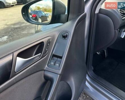 Серый Фольксваген Гольф, объемом двигателя 1.39 л и пробегом 248 тыс. км за 8200 $, фото 32 на Automoto.ua