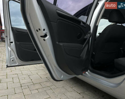 Серый Фольксваген Гольф, объемом двигателя 2 л и пробегом 257 тыс. км за 8350 $, фото 65 на Automoto.ua