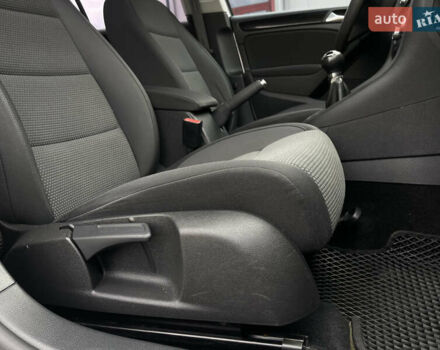 Серый Фольксваген Гольф, объемом двигателя 2 л и пробегом 257 тыс. км за 8350 $, фото 70 на Automoto.ua