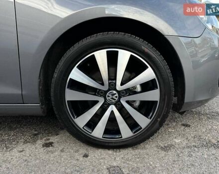 Серый Фольксваген Гольф, объемом двигателя 1.39 л и пробегом 248 тыс. км за 8200 $, фото 3 на Automoto.ua