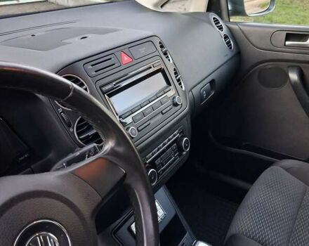 Серый Фольксваген Гольф, объемом двигателя 1.39 л и пробегом 89 тыс. км за 12000 $, фото 5 на Automoto.ua