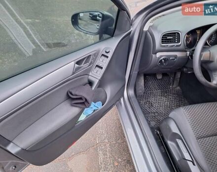 Серый Фольксваген Гольф, объемом двигателя 1.2 л и пробегом 214 тыс. км за 7800 $, фото 2 на Automoto.ua