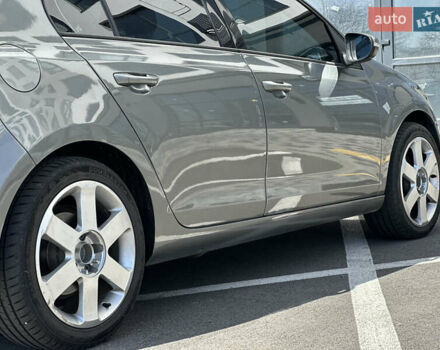 Сірий Фольксваген Гольф, об'ємом двигуна 2.48 л та пробігом 280 тис. км за 7150 $, фото 16 на Automoto.ua