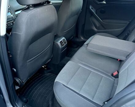 Серый Фольксваген Гольф, объемом двигателя 1.6 л и пробегом 250 тыс. км за 8500 $, фото 7 на Automoto.ua