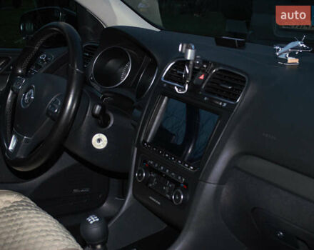 Серый Фольксваген Гольф, объемом двигателя 1.2 л и пробегом 235 тыс. км за 9200 $, фото 27 на Automoto.ua