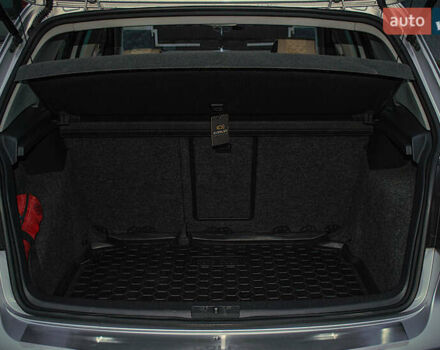 Серый Фольксваген Гольф, объемом двигателя 1.2 л и пробегом 235 тыс. км за 9200 $, фото 59 на Automoto.ua