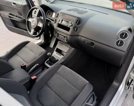 Серый Фольксваген Гольф, объемом двигателя 1.39 л и пробегом 227 тыс. км за 10500 $, фото 11 на Automoto.ua