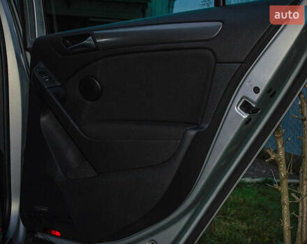 Серый Фольксваген Гольф, объемом двигателя 1.2 л и пробегом 235 тыс. км за 9200 $, фото 29 на Automoto.ua